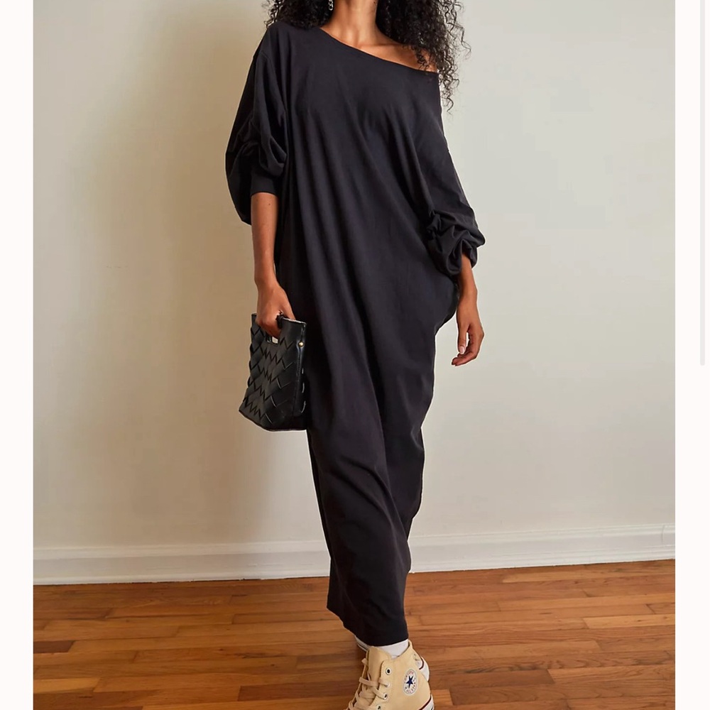 Free people lifestyle maxi dress in black. Size medium. Never worn with tags!